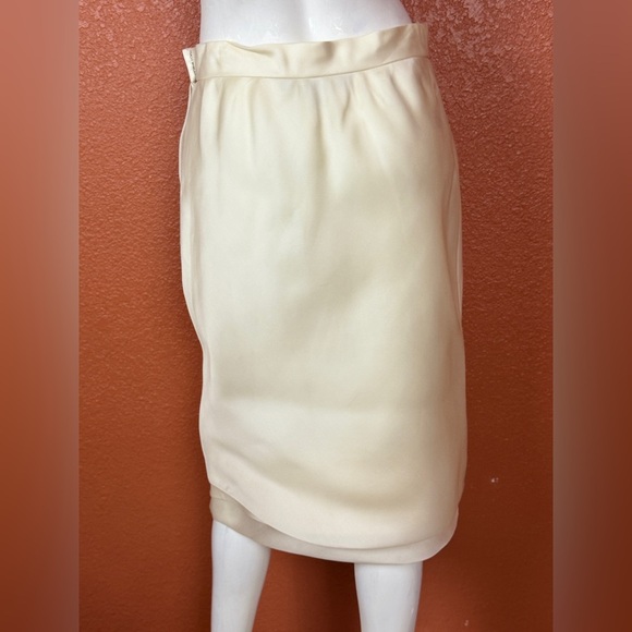 Carmen Marc Valvo Cream Pencil Skirt Set - Picture 4 of 16